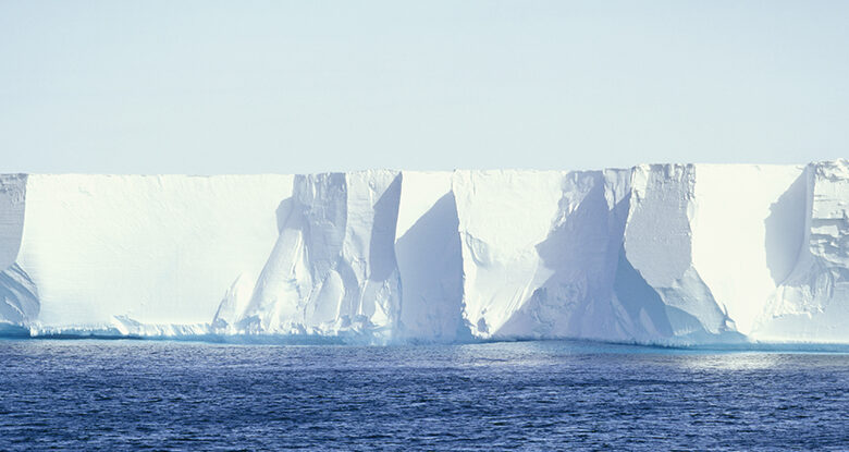 Plataforma de gelo antártica do tamanho da França aumenta repentinamente uma ou duas vezes por dia: ScienceAlert