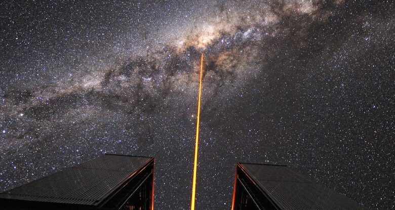 Estrelas 'gêmeas' descobertas orbitando o buraco negro da Via Láctea: ScienceAlert