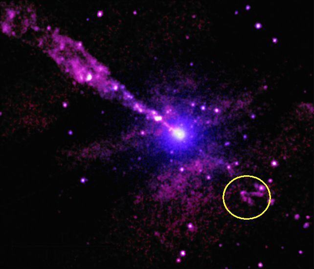 A estranha galáxia Centaurus A explodiu algo misterioso com seu buraco negro supermassivo